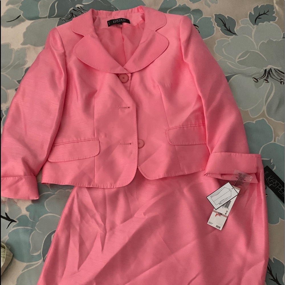 Kasper Coral Reef 12 Petite 2Pc Jacket-Skirt Suit